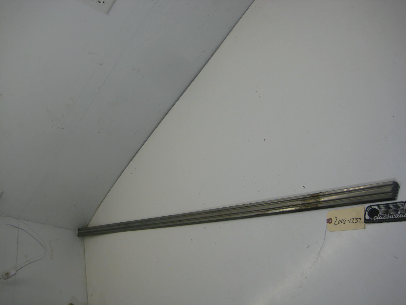 bmw 2002 2002tii e10 passenger lower rocker trim