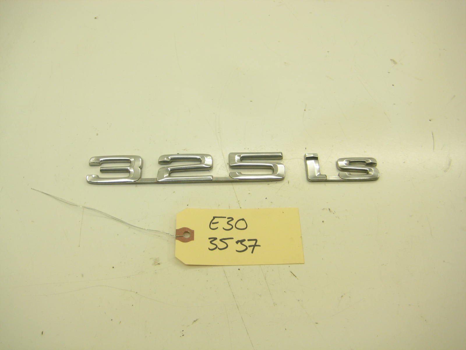 325iS Trunk Emblem - Classic Daily