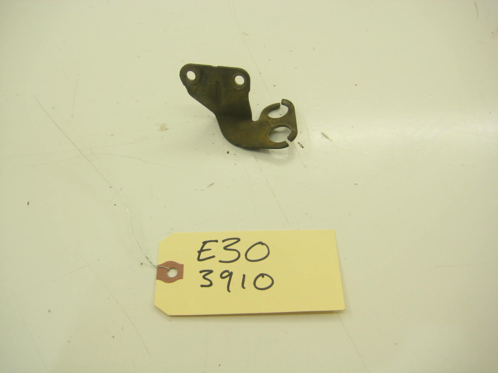 M10 318i Throttle Cable Bracket