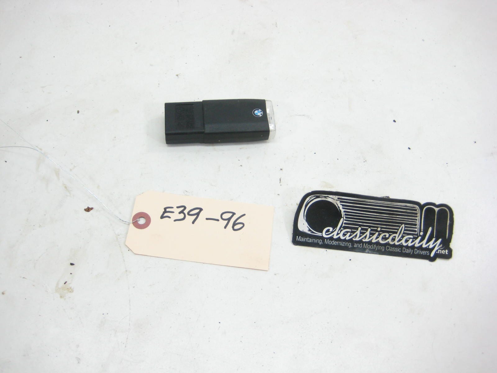 bmw e39 528 530 540 glove box flashlight